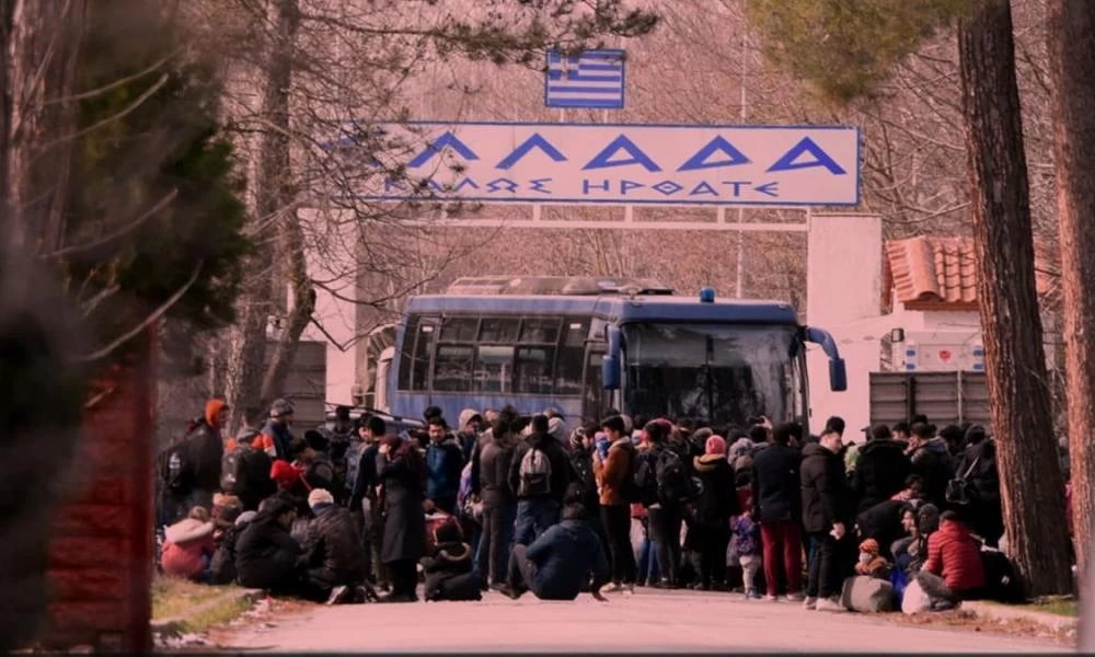 Ελληνικό ''μπλόκο'' στον Έβρο: Αστυνομία & στρατός έχουν παραταχθεί στις Καστανιές - Απέτρεψαν την είσοδο μεταναστών